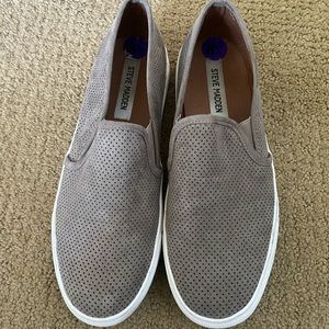 Steve Madden slip on